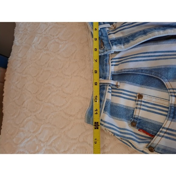 Vintage Made In The Shade Women's Shorts, Blue and White Stripes Size 5 - Picture 8 of 11